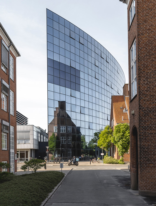 Vidt forskellige bygninger på OUH i Odense