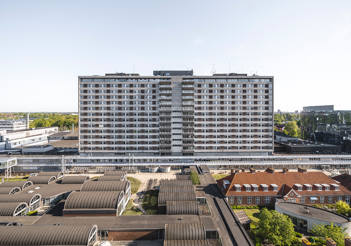 Vue over OUH med Sengetårnet i midten